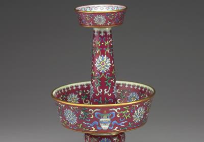 图片[3]-Candle with Indian lotus and Eight Treasures decor in famille rose on a dark red ground, Qing dynasty, Qianlong reign (1736-1795)-China Archive